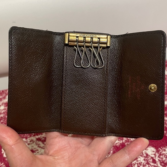 Louis Vuitton Damier Key Holder - Picture 6 of 10